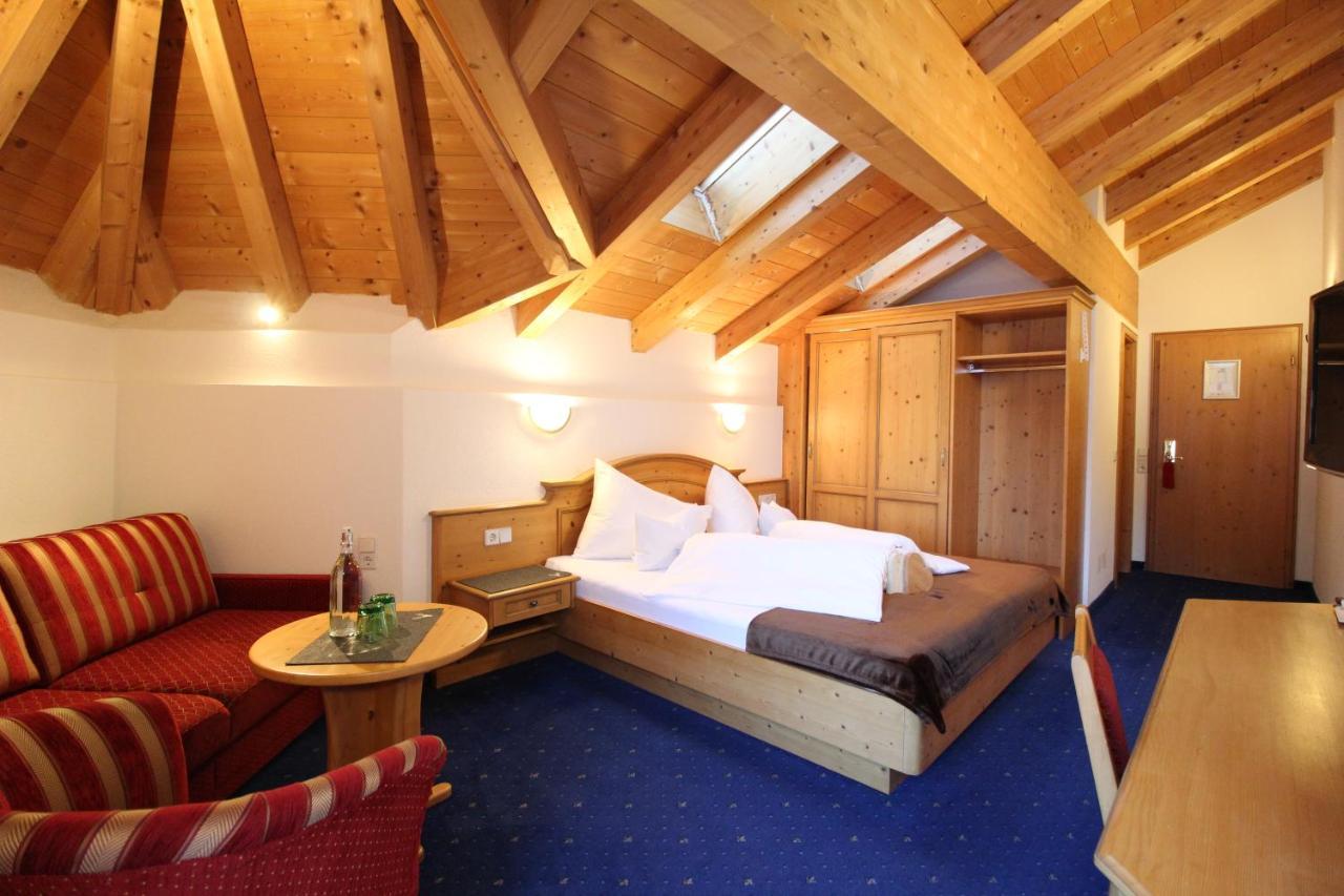 Hotel Hoellroah カップル エクステリア 写真