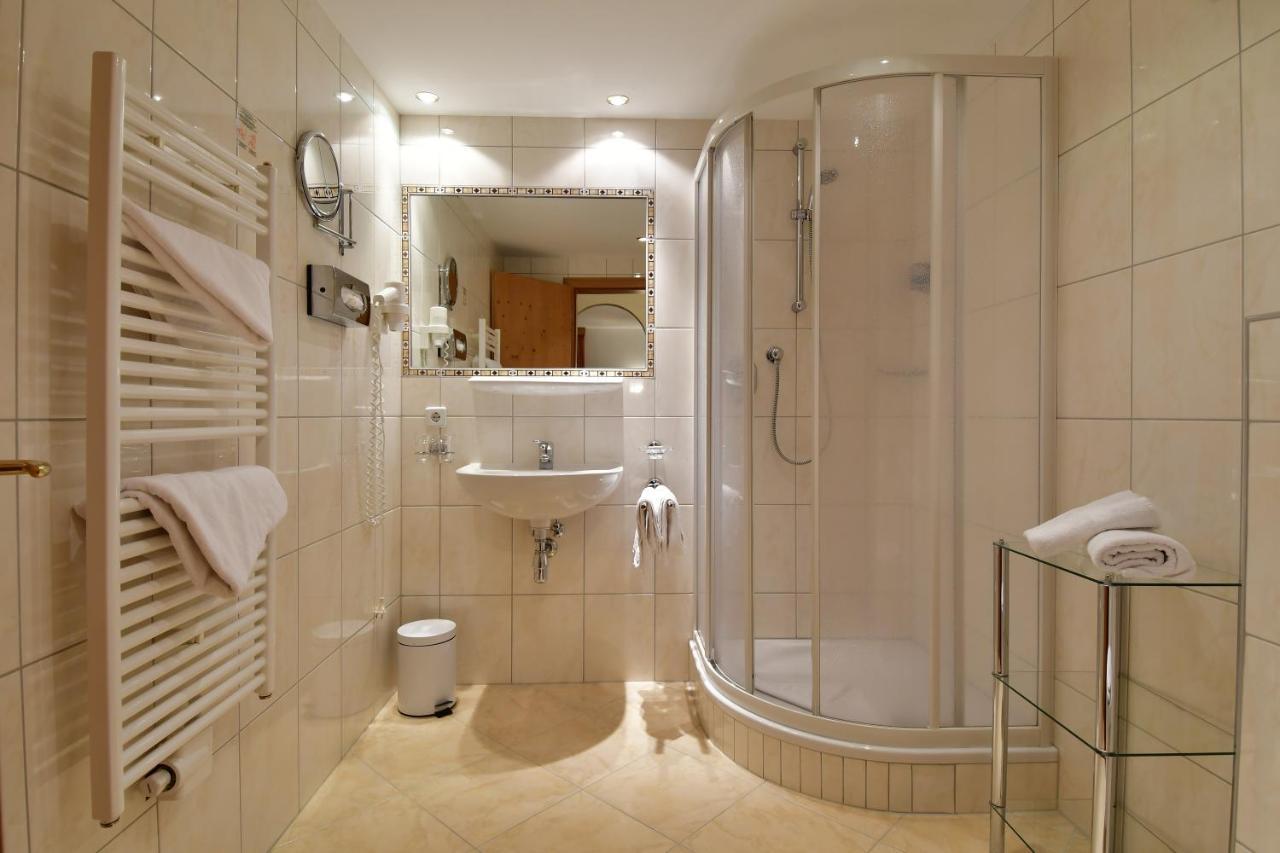 Hotel Hoellroah カップル エクステリア 写真