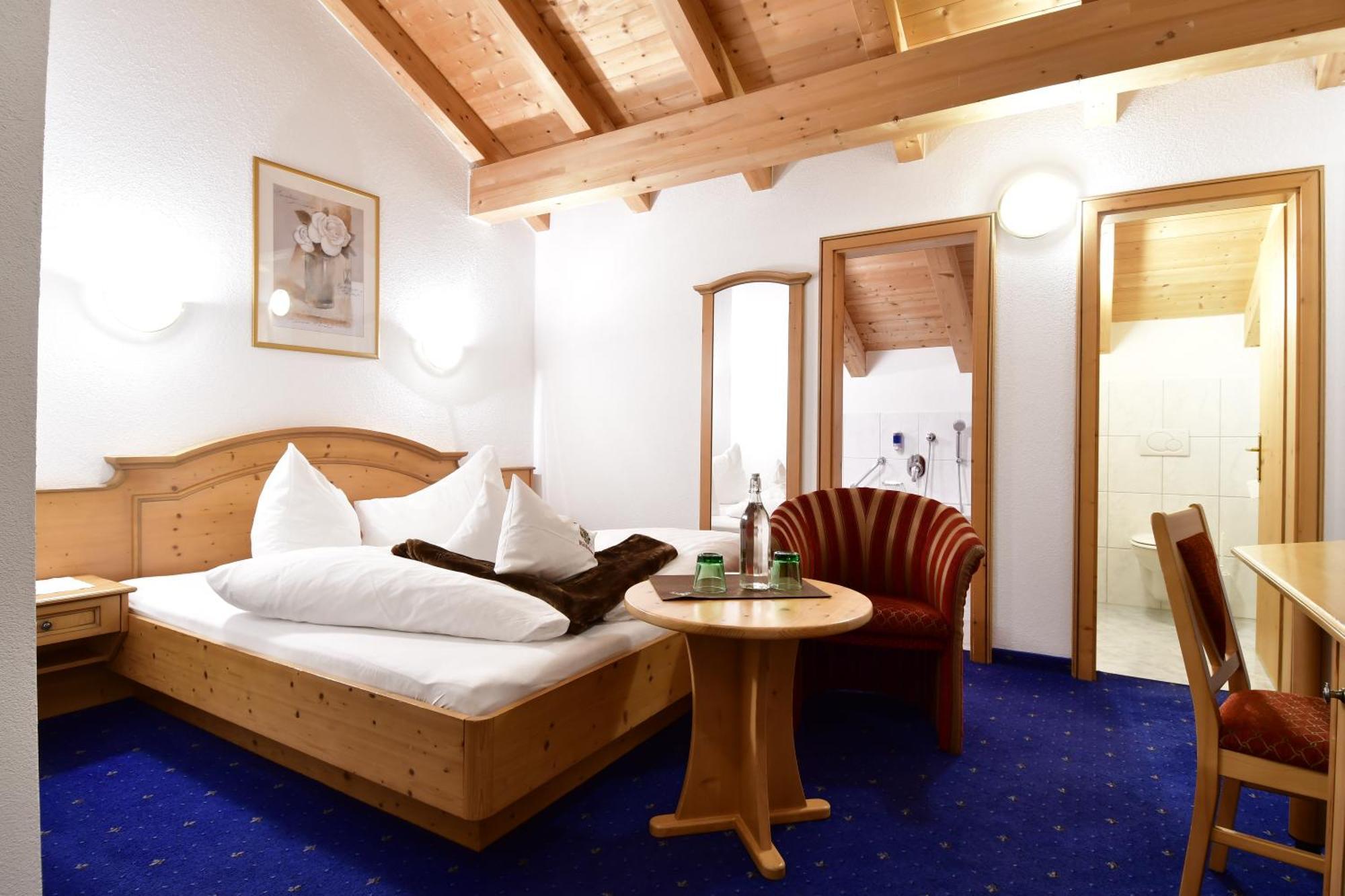 Hotel Hoellroah カップル エクステリア 写真
