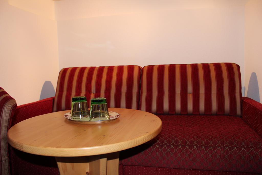 Hotel Hoellroah カップル エクステリア 写真