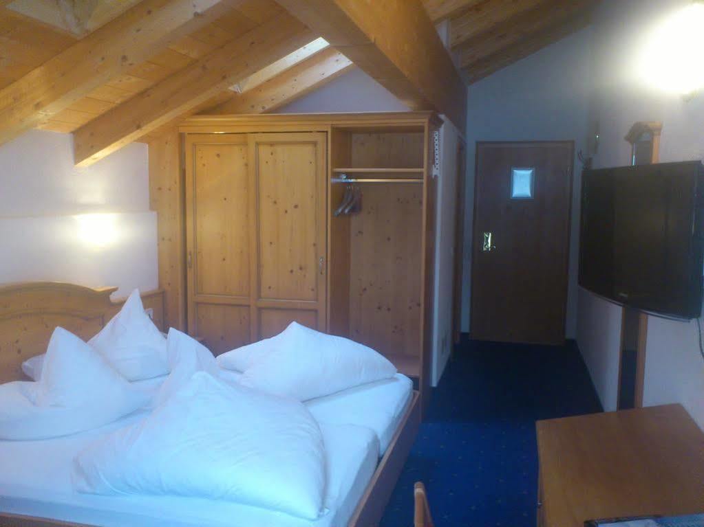 Hotel Hoellroah カップル エクステリア 写真